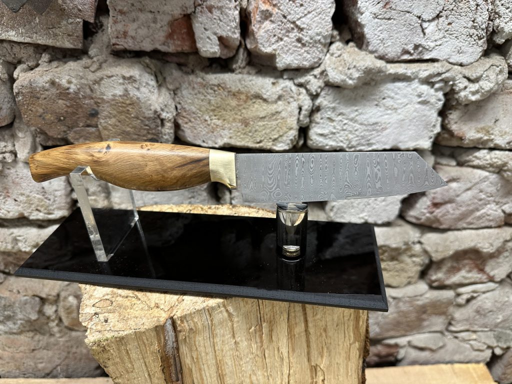 blaeserschmiede-santoku-kuechenmesser-griff-eiche_1